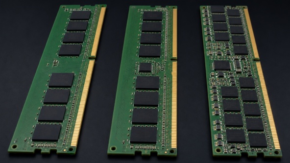 Server Memory Types: UDIMM, RDIMM, and LRDIMM