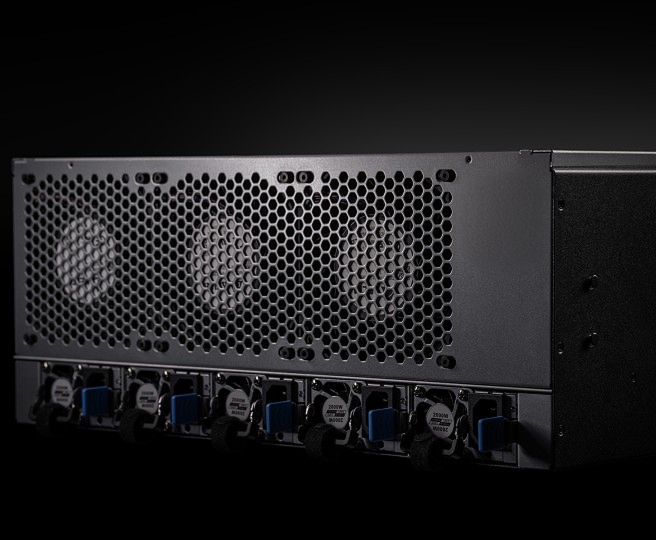 Five redundant 2000 W power supplies