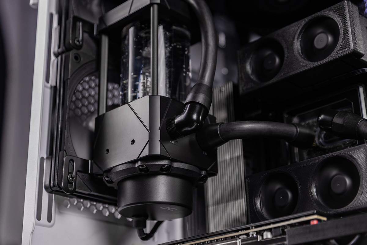 HYPERPC AMPERE X ULTRA workstation: 4x RTX 6000 Blackwell for computing and neural networks
