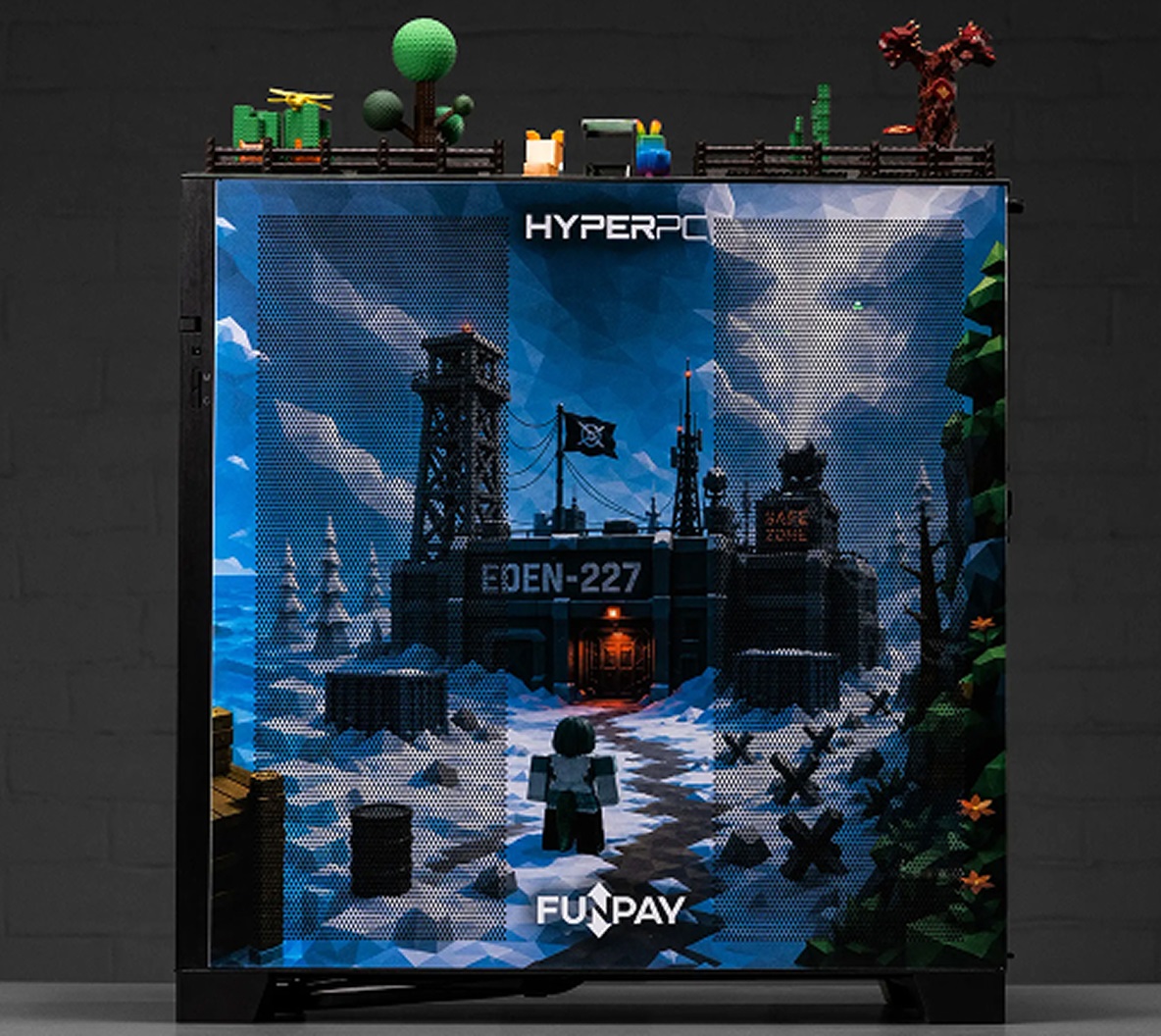 Decaying Winter rear panel: snowy biome, EDEN-227 base, and HYPERPC and FunPay logos