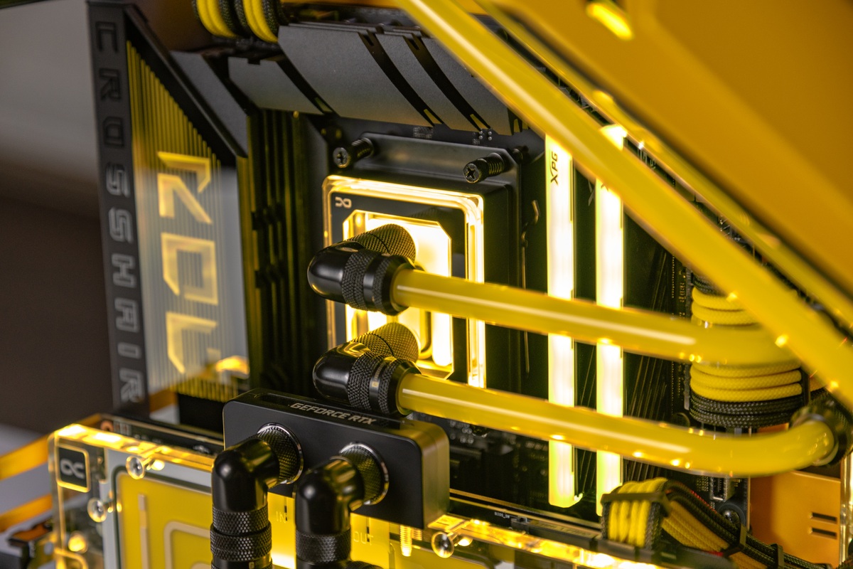 ASUS ROG CROSSHAIR X870E HERO and custom cable management