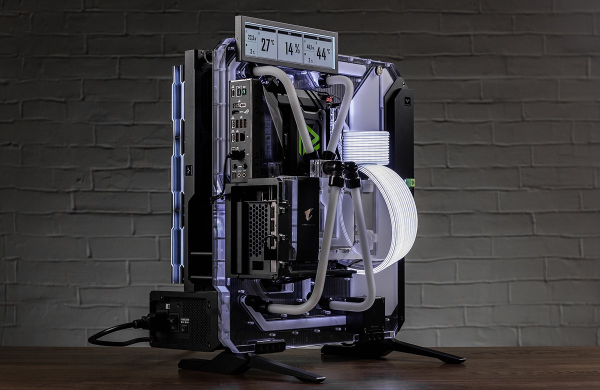 Custom outline and assembly of a flagship PC in the open Granzon G20 stand