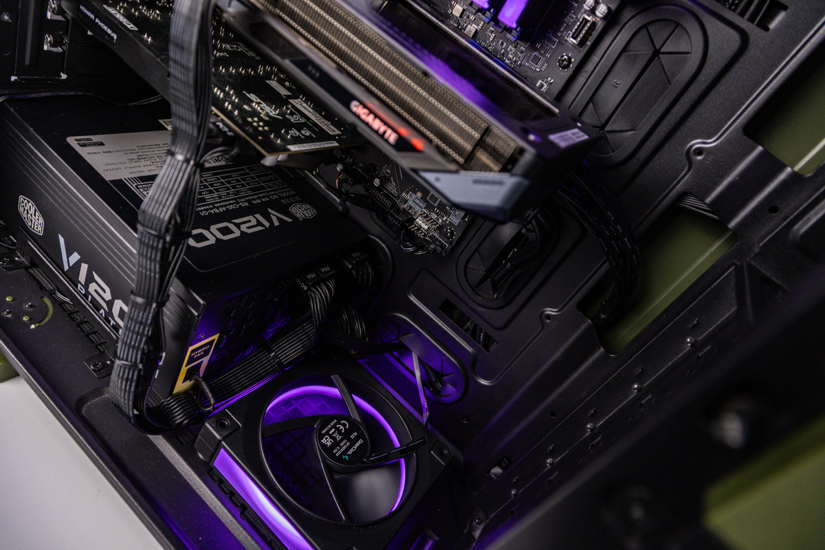 حياة جديدة: الانتقال من X99 إلى AM5 في هيكل Thermaltake Level 10 GT