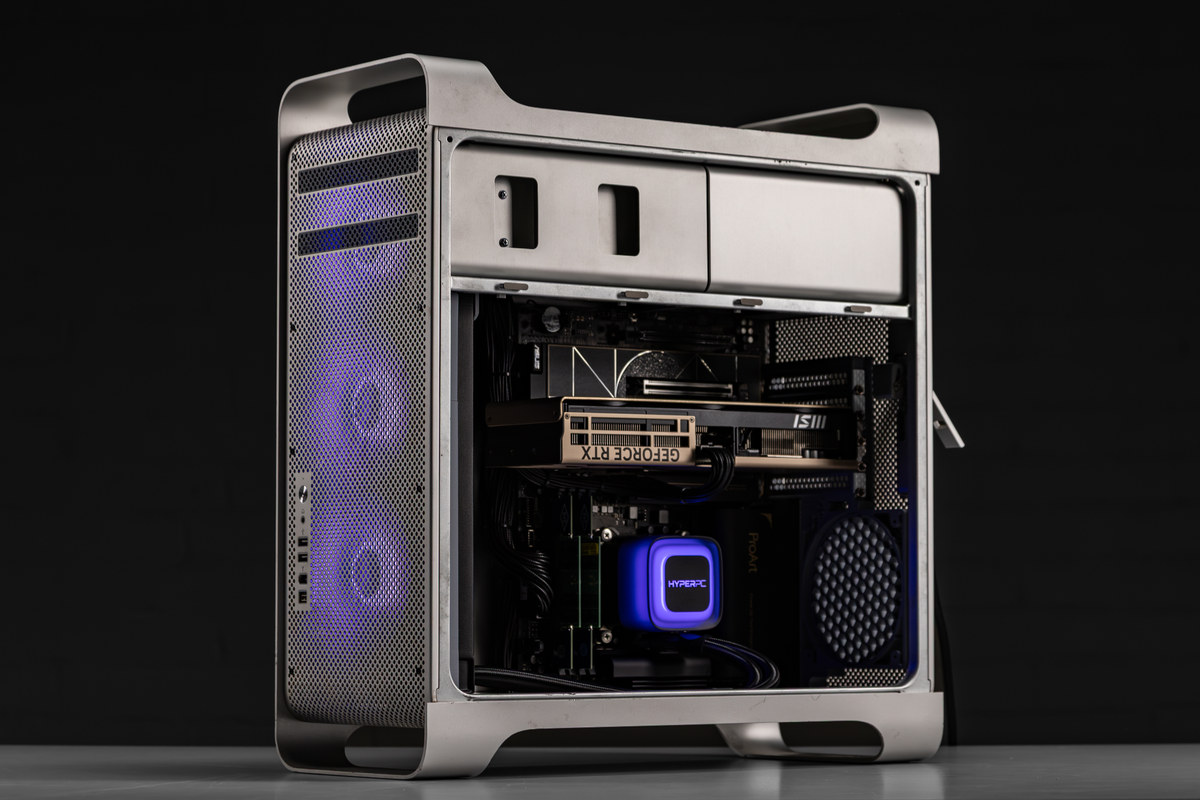 A Legend Reborn: A Powerful Windows Workstation in a Retro Apple Mac Pro Case for Gaming and Eye Control