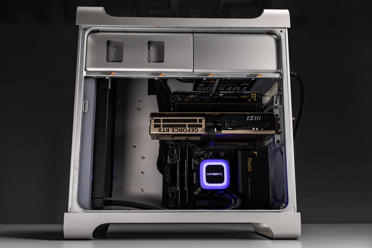 A Legend Reborn: A Powerful Windows Workstation in a Retro Apple Mac Pro Case for Gaming and Eye Control