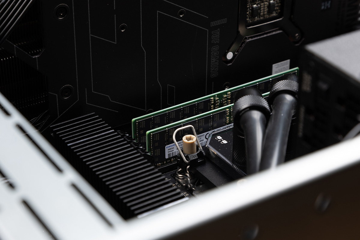 HYPERPC — rear view, connection interfaces