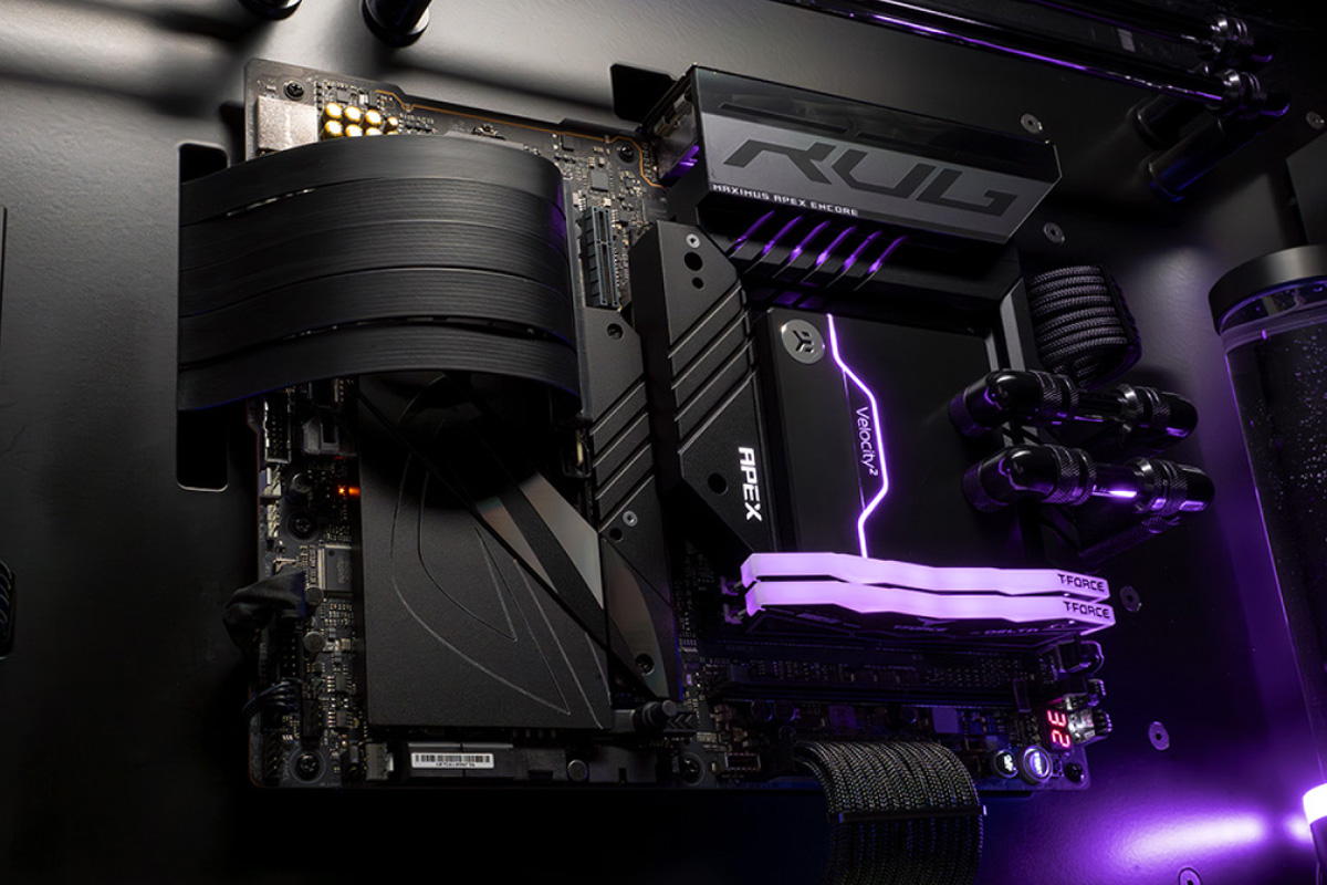 HYPERPC WALL — كمبيوتر الحائط