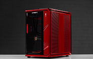 Exclusive PC for Max Natcorn