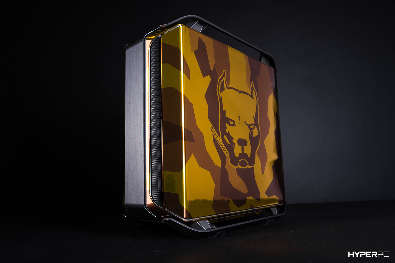 HYPERPC computer with gold lion airbrush art