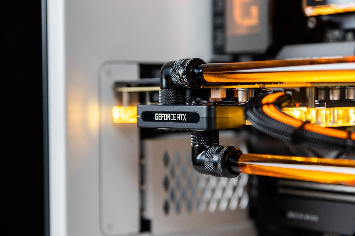 Assembly and testing stages of an exclusive PC