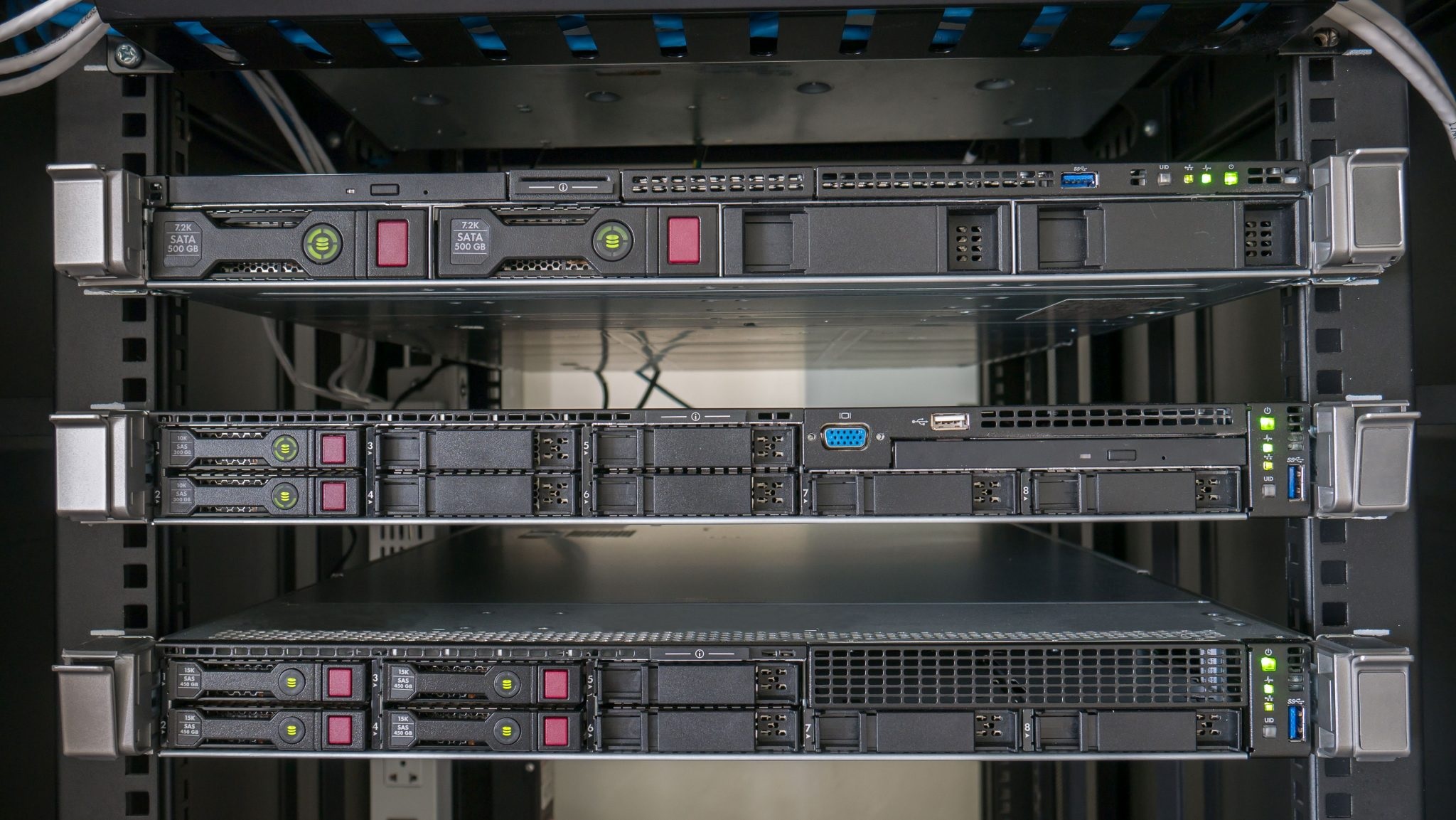 Rack server in a server rack